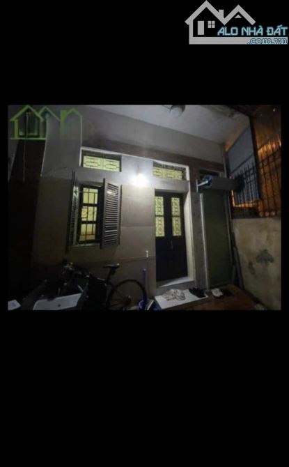 Cho thuê nhà riêng ở nhóm 8 người ngõ 189 Lò Đúc, 3 tầng x 45m2, 2 ngủ, 2 WC, 10 Triệu/th - 4