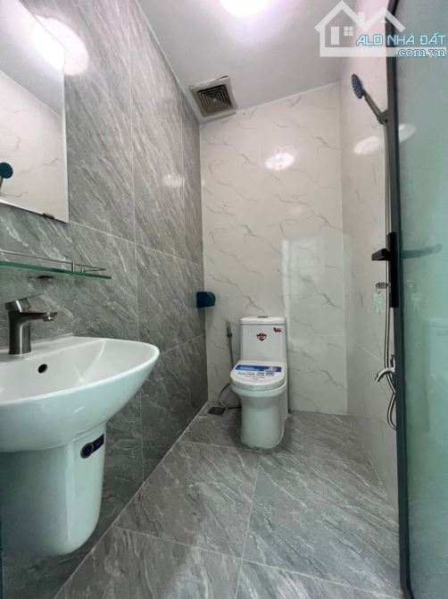 BÁN NHÀ MT NGUYỄN OANH P6 - TRỤC ĐƯỜNG CHÍNH GV - RA SÂN BAY TÂN SƠN NHẤT 20P - GẦN NGÃ TƯ - 4