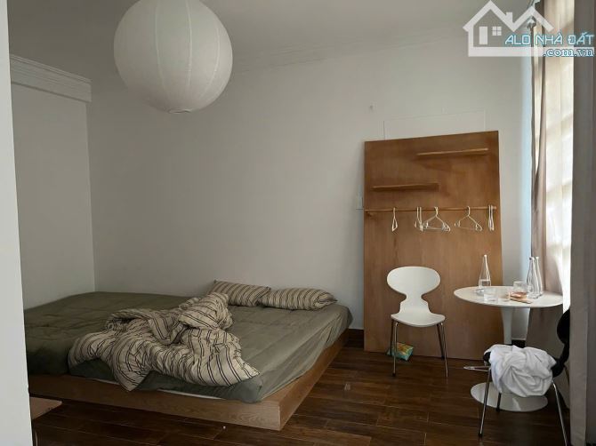 Bán căn biệt thự mini 3 mặt tiền tại tp Đà Lạt.  - Diện tích: 223,5m², 3 mặt tiền đường - 4