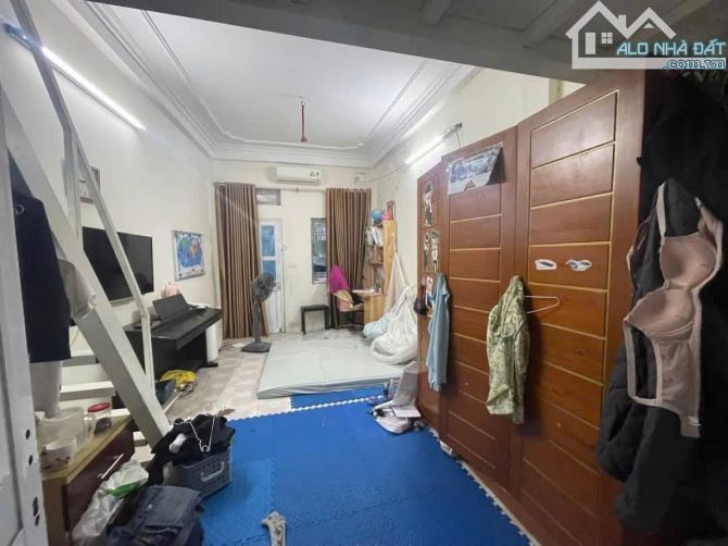 PHỐ CHỢ KHÂM THIÊN - 2 MẶT NGÕ MỞ CỬA  - DT 33m2 4 tầng MT 3.7m Giá 7.3 tỷ - 4