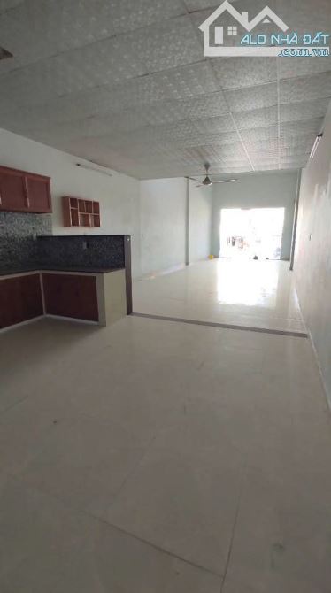 🍀 Bán nhà gác lửng dt 80m2 ngay sau chợ đầu mối hóc môn giá 685triu sổ riêng - 4
