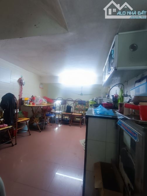 Cho thuê nhà Phố Giải Phóng 4 tầng x 30m2, 2 ngủ, 9 Triệu ở gđ, nhóm đi làm ít người - 4