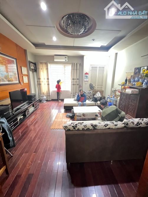 Bán nhà phố Thái Hà. Đống đa. Diện tích 50m2. 6 tầng. Mặt tiền 4,2m. Giá 19 tỷ - 4