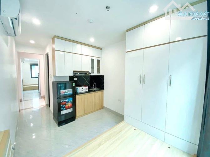 CẦN BÁN GẤP NHÀ KHU CẦU GIẤY LÔ GÓC 20  PHÒNG-DÒNG TIỀN  1,2TỶ /1ĂM -THANG MÁY NHÀ MỚI - 4