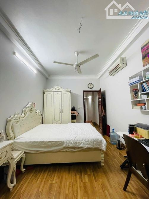 BÁN NHÀ MẶT PHỐ GIẢ RẺ - 35 M2-5 T- TRẦN KHÁT CHÂN -,HAI BÀ TRƯNG -35M2-5 T 25,2 TỶ - 4