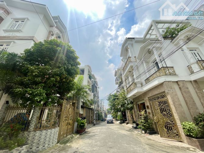 Biệt Thự 4 Tầng BÌnh Hưng Hòa -100m2(7.5 x13m), 4 Phòng Ngủ master, giáp AEON Tân PHú - 4