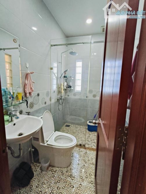 Bán gấp nhà đẹp ở ngay mặt tiền kinh doanh Hồ Thành Biên, xe hơi ngủ nhà, 72m2, 6T, SHR. - 4