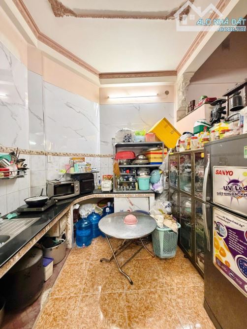 NGAY HỌC VIÊN HÀNH CHÁNH QUỐC GIA - BA THÁNG HAI QUẬN 10 - 47M² - 4 TẦNG 8.9 TỶ - 4