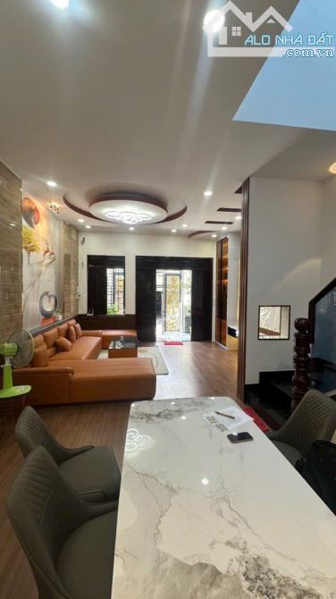 /-flag /-rose Nhà 3  TẦNG 4x20,3PN, 5 tỷ 650Lê Văn Khương, Hiệp Thành ,Quận 12  Kết cấu: n - 4