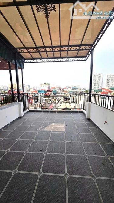 BÁN NHÀ PHỐ THANH NHÀN-HAI BÀ TRƯNG -KINH DOANH -DT 30M2 4 TẦNG MT 4.5M GIÁ CHỈ 5,95 TỶ - 4