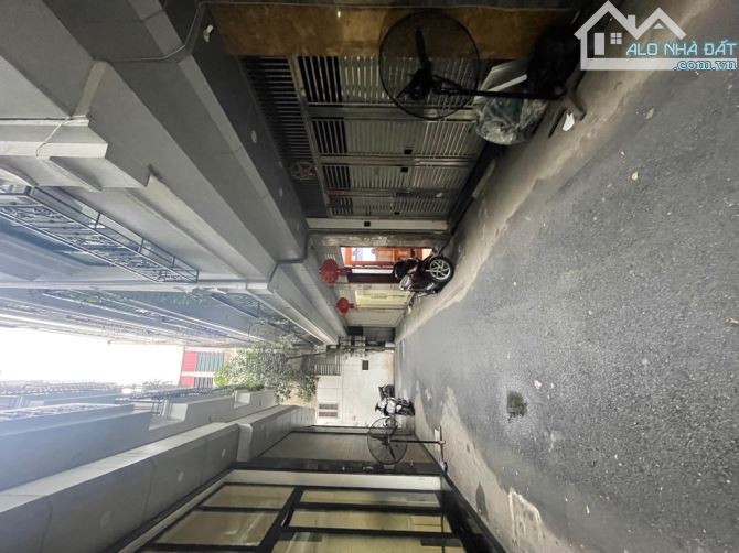 Siêu dòng tiền Nguyễn Văn Cừ 7 tầng thang máy 95m2 doanh thu 100tr giá chỉ 17.9tỷ - 4