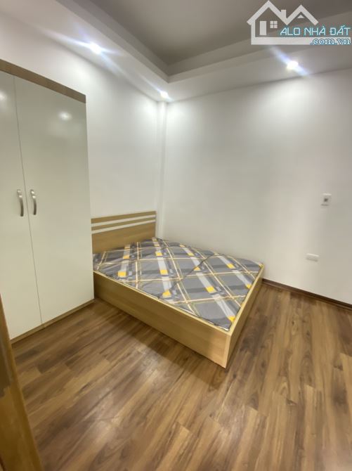 Bán gấp!!! Chính chủ nhờ bán 6 tầng phố khương hạ thang máy nhỉnh 10 tỷ. - 4