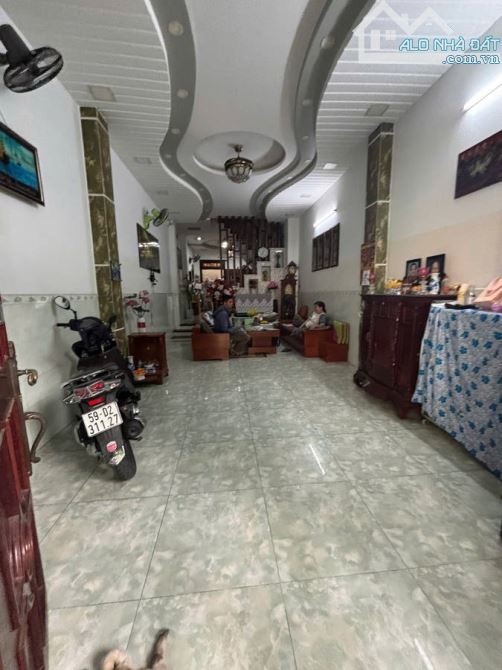 BÁN NHÀ  ĐỖ NHUẬN - TÂN PHÚ - MẶT TIỀN KINH DOANH ĐỈNH -  4 TẦNG - 72M2 ( 4 x 18 ) - 12 TỶ - 4