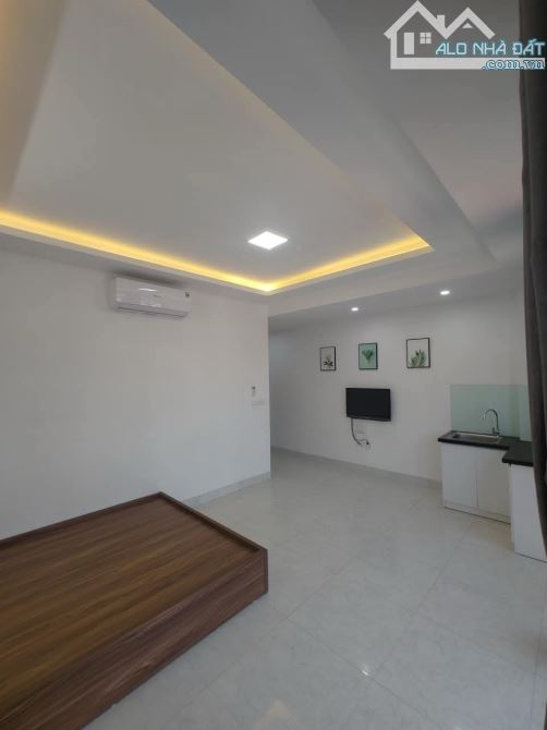 Toà 8 tầng Văn phòng+ căn hộ, tự xây mặt ngõ Yên lạc, 7 chỗ vào, 80 tr/tháng. Giá 25.5 tỷ - 4