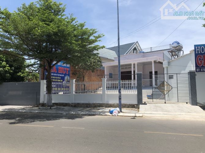 Bán đất tặng homestay cách biển vài bước chân,dt 384m2,có 20m mặt tiền, sẵn 300 thổ cư - 4