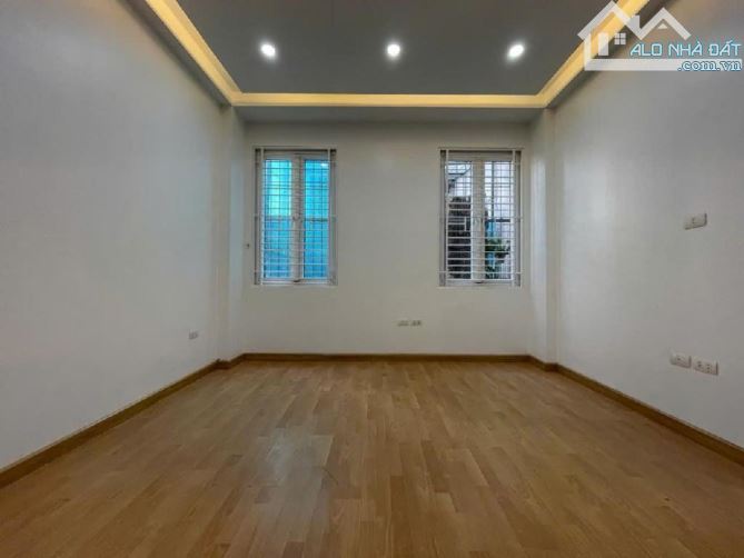 BÁN NHÀ PHỐ NGUYỄN ĐÌNH CHIỂU , 45M , 6 TẦNG THANG MÁY , GẦN CÔNG VIÊN GIÁ 12 TỶ - 4