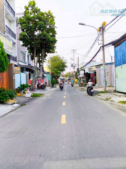 BÁN ĐẤT 70M2 GẦN CHỢ LONG TRƯỜNG VUÔNG VỨC - Ô TÔ - GẦN KĐT ĐÔNG TĂNG LONG - GIÁ 3.1TỶTL - 4