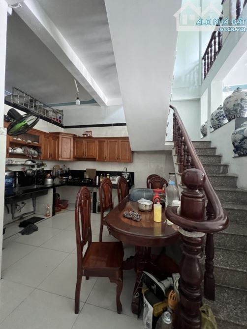 Bán nhà 2 Lầu MẶT TIỀN kinh doanh Hai Bà Trưng khu vực kinh doanh sầm uất - 4