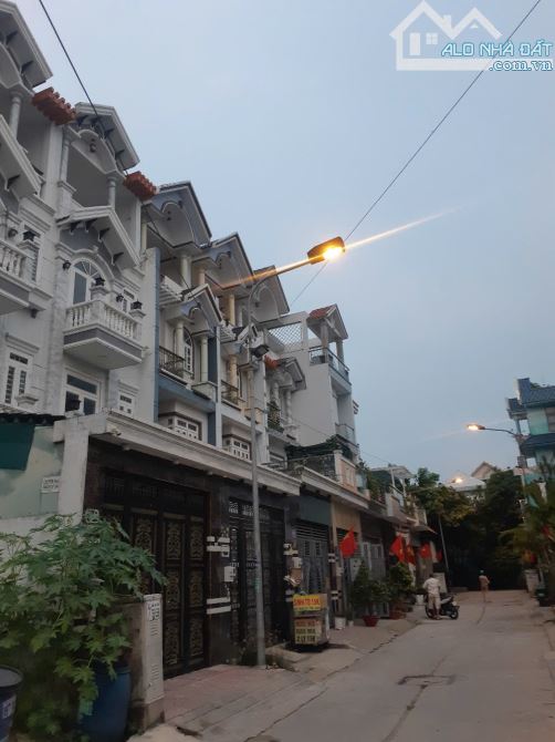 Bình Tân,hẻm ô tô, Nhà mới đẹp 4 tầng 72M2, gần MT, giá rẻ. - 4