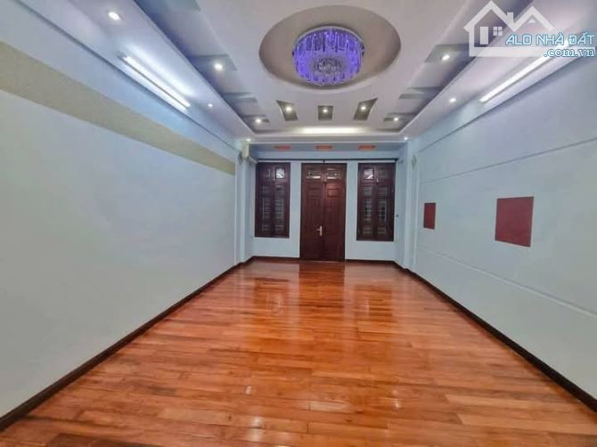 BÁN NHÀ PHÂN LÔ*HOÀNG QUỐC VIỆT*59M*5T*MT4.4M*24.8TỶ*ÔTÔ KINH DOANH*2 MẶT TIỀN RỘNG THOÁNG - 4