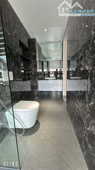 Siêu phẩm chân dài 2 mặt thoáng đường ô tô vào nhà ngõ Phố Bồ Đề DT 42m2 . Giá 14.8 tỷ - 5