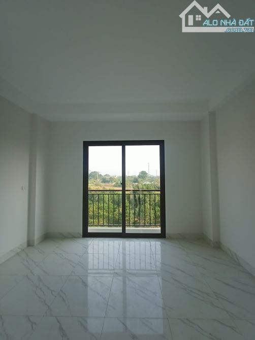 Nhà 4 tầng-3,x tỷ-4pn. Gần Chợ, Trường học. Cách Đại Lộ THăng LOng khoảng 5p - 5
