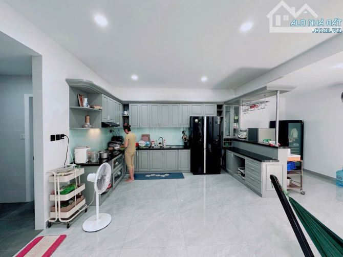 Giảm 8 tỷ còn 39 tỷ bán nhà 2 góc  Nguyễn Văn Nghi Q.Gò Vấp 7.1x23m - 4 tầng HĐT~1 tỷ/năm. - 5