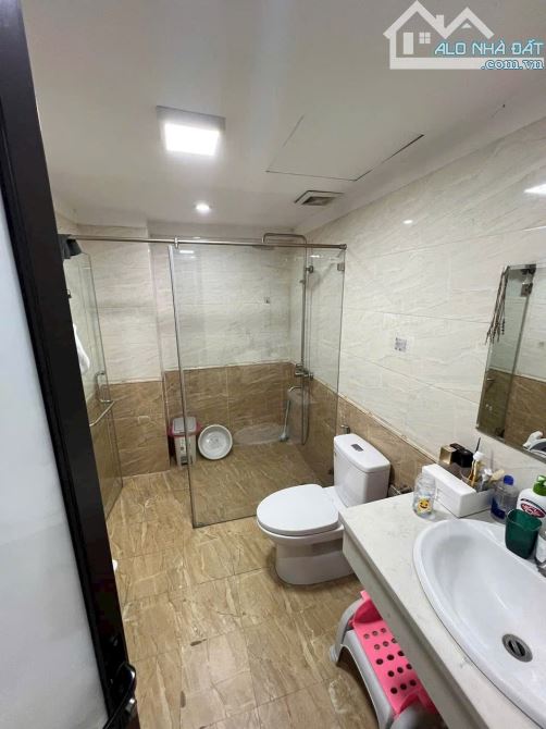 QUẬN 10, BÁN NHÀ 2 TẦNG, 48m2, SÁT MT NGUYỄN KIM, GẦN CHỢ NHẬT TẢO, NHỈNH 6 TỶ - 5