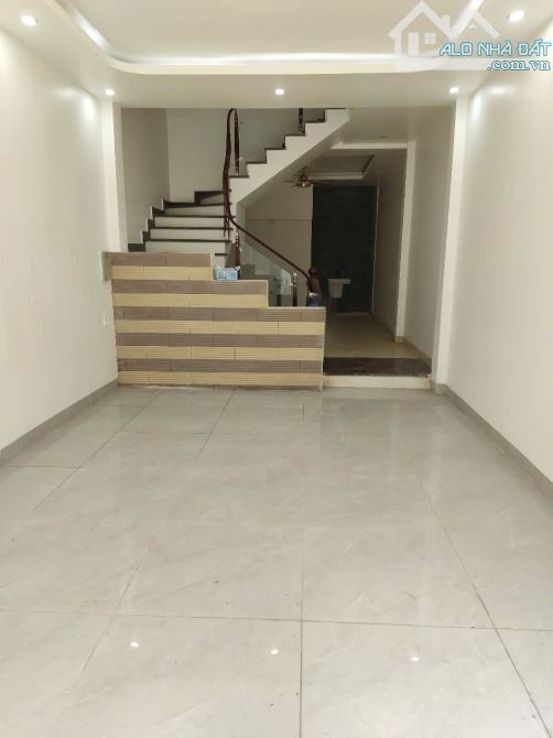 Bán nhà 4 tầng ngõ 2 ô tô tránh nhau phố Thiên Lôi - 5