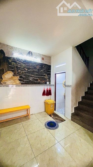 Nhà 3 TẦNG MẶT TIỀN TCH26,ĐƯỜNG NHỰA 10M, DÒNG TIỀN 22TR/TH, DT 90M2 (6mx15m) Giá 8.5 Tỷ - 5