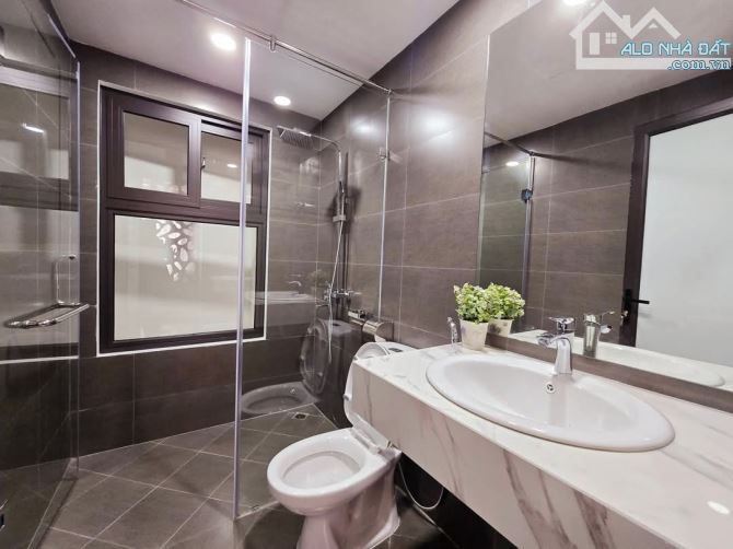 Nhà đẹp full nội thất mới ngõ 235 Yên Hoà, gần Phố, phân lô, ngõ thoáng. Giá 7.95 tỷ - 5