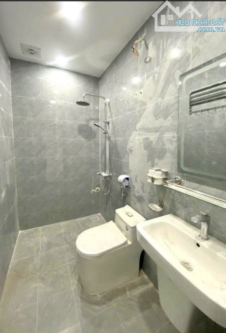 Bán gấp nhà 4 tầng Ngô Gia Tự, Đằng Lâm, Hải An , 45m2, ngõ 3m , giá 3,95tỷ - 5