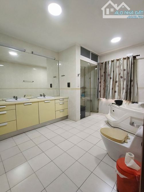 🏡 BIỆT THỰ KIỂU CHÂU ÂU 224M² – 2 LẦU MÁI THÁI – GIẢM 5 TỶ – QUẬN 7 💰 - 5