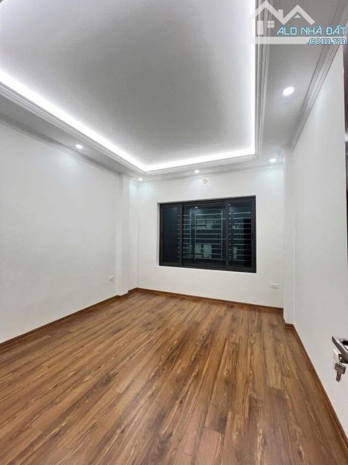 Hót ! TRUNG TÂM CẦU GIẤY - Ô TÔ - KINH DOANH - 2 Thoáng - 40M x 6 Tầng Giá 15.2 Tỷ - 5