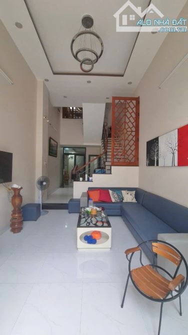 BÁN GẤP NHÀ 05 TẦNG MẶT TIỀN ĐƯỜNG HOÀN KIẾM , TP NHA TRANG GIÁ 8,8 TỶ - 5