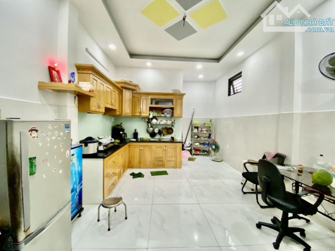 BÁN NHÀ HẺM XE HƠI HÒA BÌNH TÂN PHÚ, 65M2(4.3❌️15), 3 TẦNG KIÊN CỐ NHỈNH 5 TỶ - 5