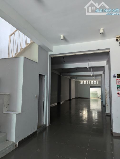 Bán 2 căn nhà liền kề mặt tiền đường Phường 7 Quận 8. Mặt tiền khu dân cư đông đúc, gần Ti - 5