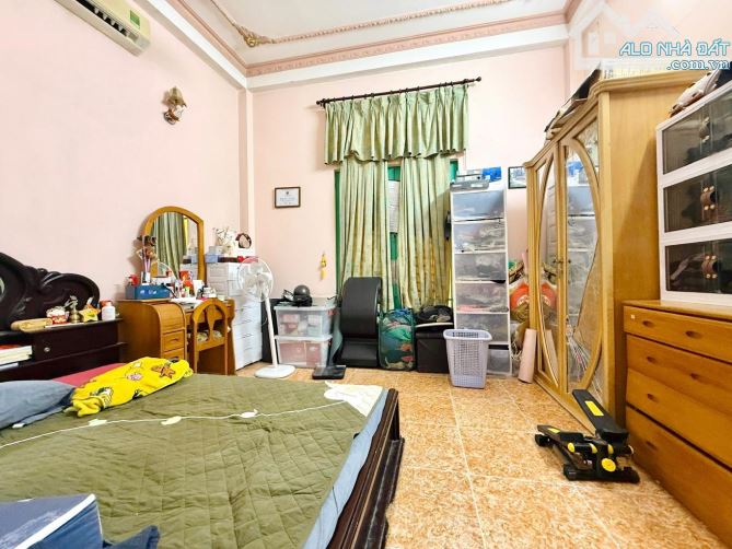 NGAY HỌC VIÊN HÀNH CHÁNH QUỐC GIA - BA THÁNG HAI QUẬN 10 - 47M² - 4 TẦNG 8.9 TỶ - 5