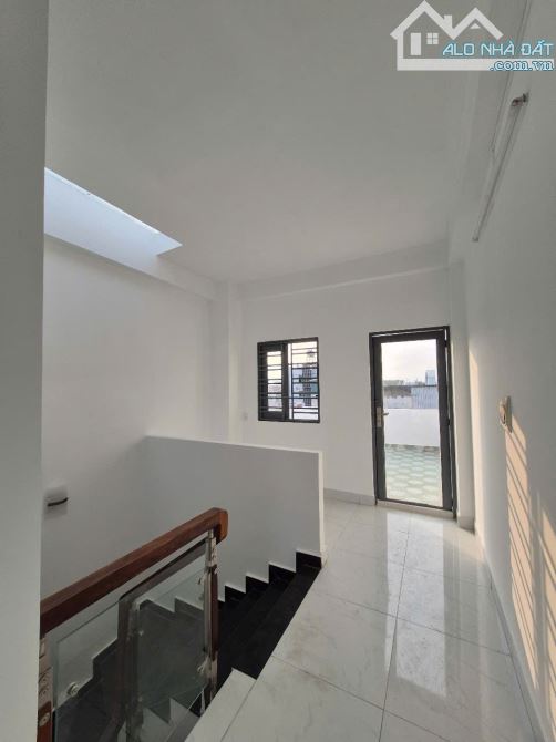 Bán nhà mặt tiền KD Phạm Thế Hiển, Quận 8, nhà dài 18m, view sông đẹp mát mẻ. - 5