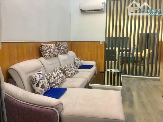 Nhà 2 Tầng Nguyễn Duy Trinh ,Lô Góc 2 Mặt Kiệt, Tặng Full Nội Thất, Gần Biển. Chỉ 3.65tỷ - 5