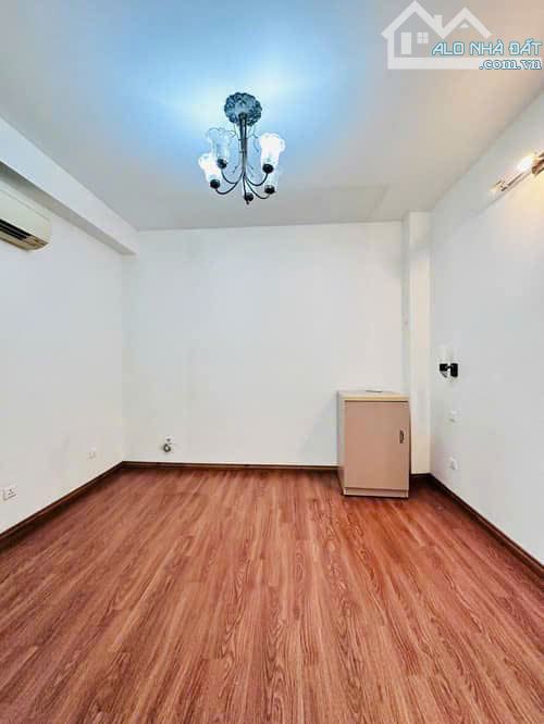 Siêu phẩm Đặng Tiến Đông, có 1 0 2 giá đầu tư, oto vỉa hè, phân lô, 40m 5 tầng giá 13 tỷ - 5