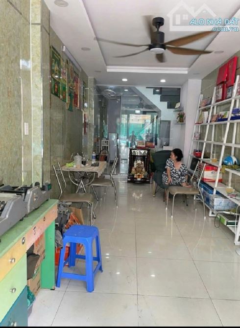 Trung tâm quận 5- mặt tiền 4 tầng btct - nhà mới - tặng full nội thất xịn - 5