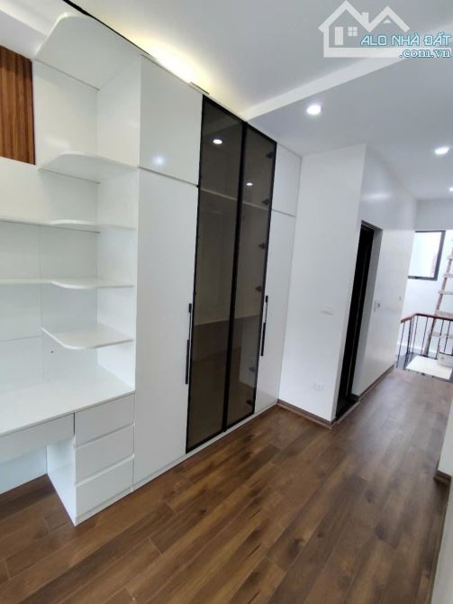 Ngay Sau Nhà Mặt Phố Đại La_Vài Bước Ra ÔTÔ_Full Nội Thất Đẹp_27m2 x 4Tầng_Nhỉnh 5Tỷ - 5