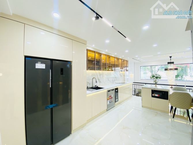 NHÀ GÒ VẤP CÓ THANG MÁY TRÊN ĐƯỜNG PHAN HUY ÍCH GIÁ 10,99 TỶ TL 7 TẦNG SHR - 55