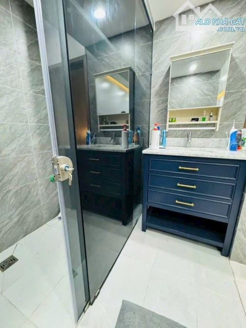 BÁN NHÀ Tạ Quang Bửu, Bách Khoa, Hai Bà Trưng, Gần Phố, Ô tô vào nhà DT 79m, 4 Tầng, MT 3, - 6