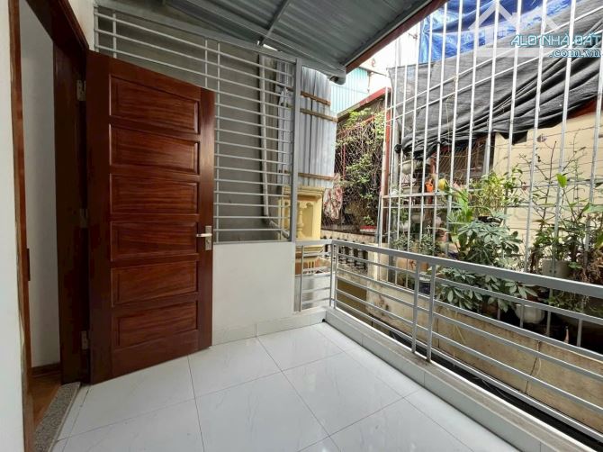 BÁN NHÀ Ngõ 89 Lạc Lobg Quân, Cầu Giấy DT 30mm 5 Tầng, MT 3,6m, G iá 7,5 tỷ - 6