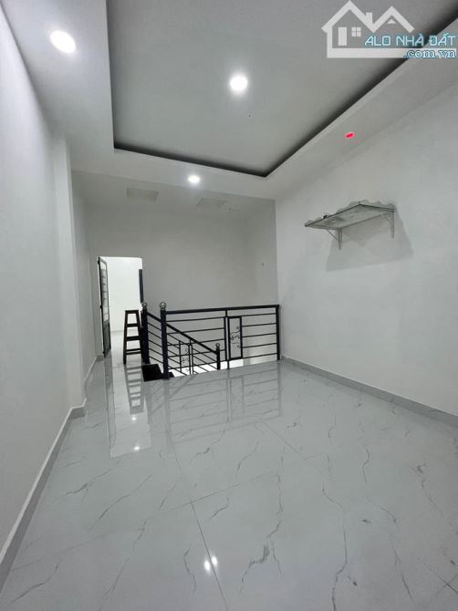 BÁN NHÀ MT NGUYỄN OANH P6 - TRỤC ĐƯỜNG CHÍNH GV - RA SÂN BAY TÂN SƠN NHẤT 20P - GẦN NGÃ TƯ - 6