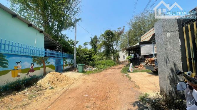 Bán gấp đất 185m2 full thổ tặng nhà C4, ngay chợ dân sinh và ĐT 767 Vĩnh Tân, chỉ 7,5tr/m2 - 6