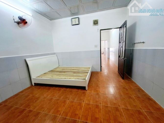 Bán Nhà Giáp Quận 6, Hẻm oto 7m, 70m2, 2 tầng, không qui hoạch, không lộ giới 5 tỷ 399 tl - 6