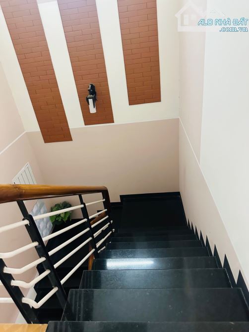 MẶT TIỀN THÂN CẢNH PHÚC - nhỉnh 11 tỷ - 6